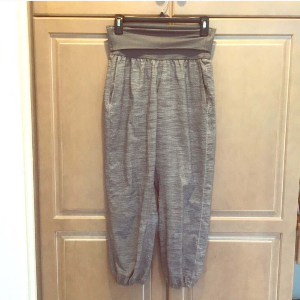 Lululemon grey jogger pants